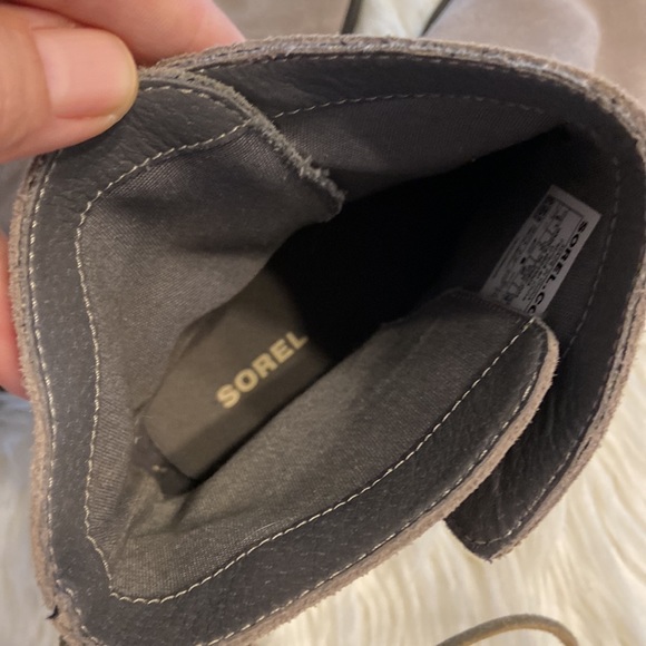 SOREL Boots size 9 BNWOT see pictures heel is 1 1/2” color gray leather upper - Picture 10 of 17